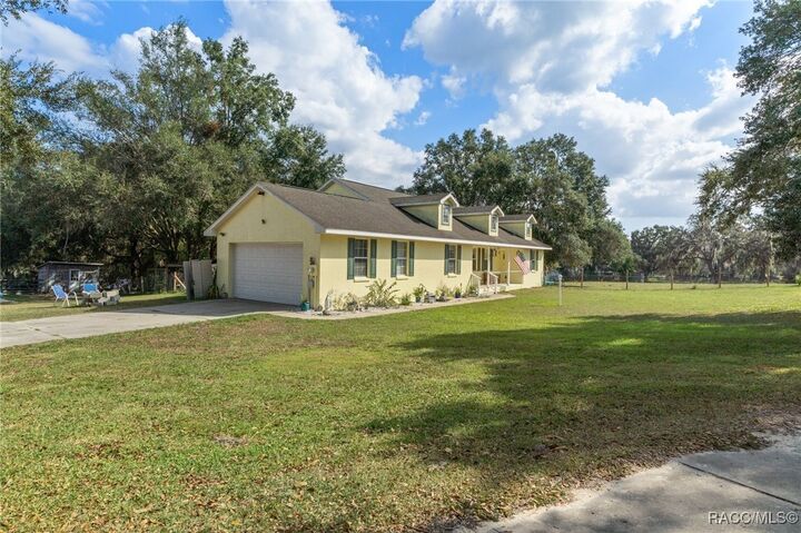 Property Photo: 8737 S Rock Point FL 34436
