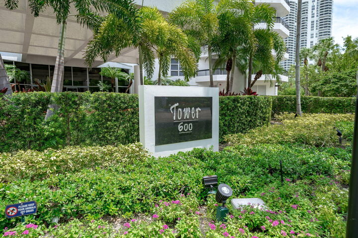 Property Photo: 3400 NE 192nd Street 2011 FL 33180