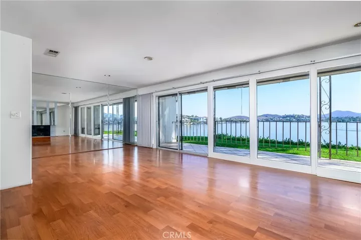 Property Photo:  22054 Treasure Island Drive 33  CA 92587 