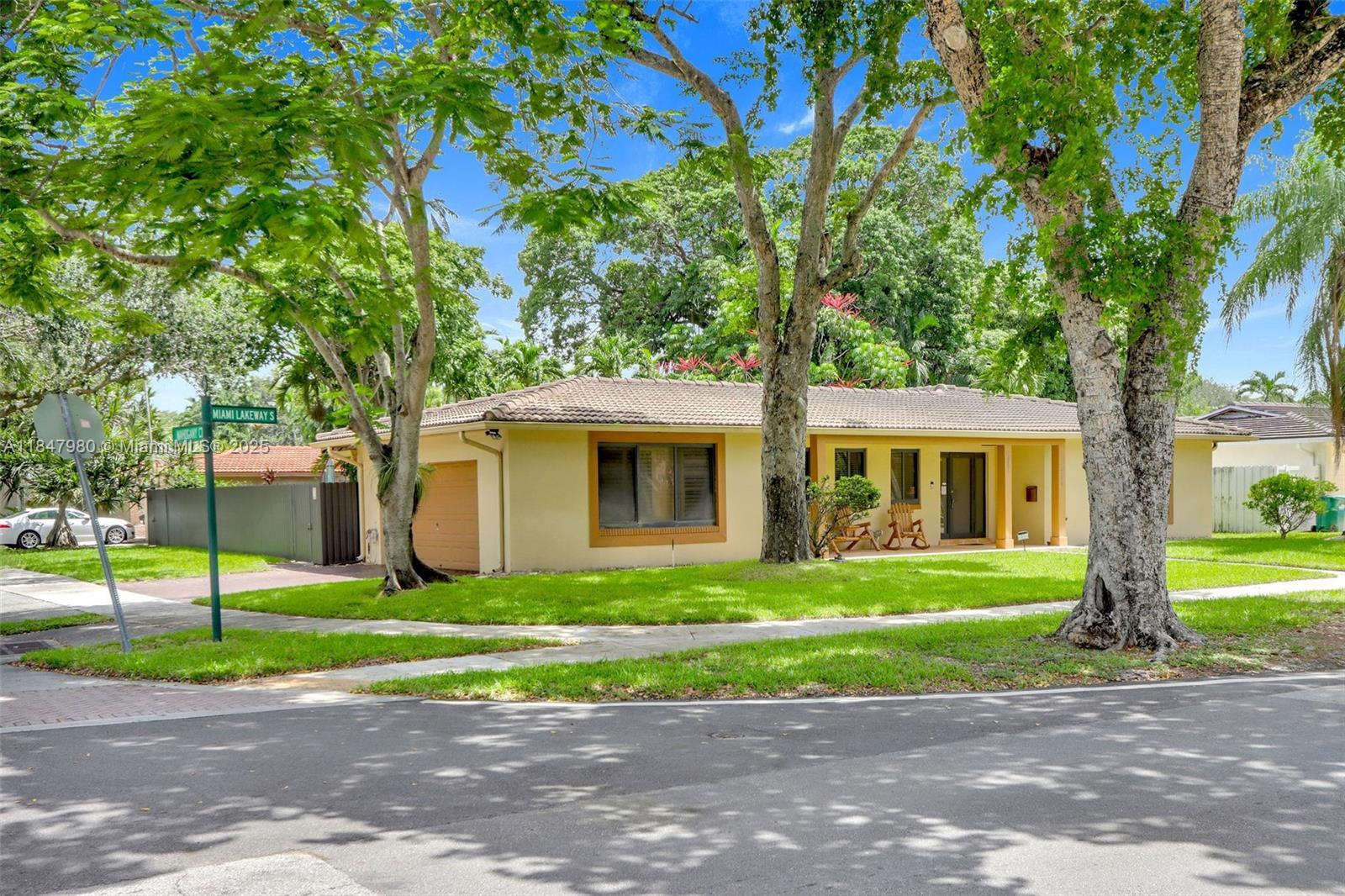 Property Photo: 6851 S Miami Lakeway FL 33014