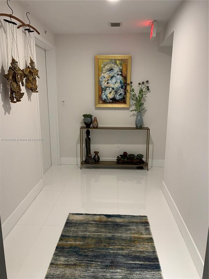 Property Photo: 16385 Biscayne Blvd 1503 FL 33160