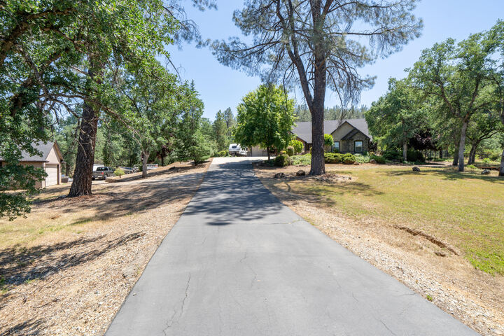 Property Photo: 9109 Simmons Road CA 96001