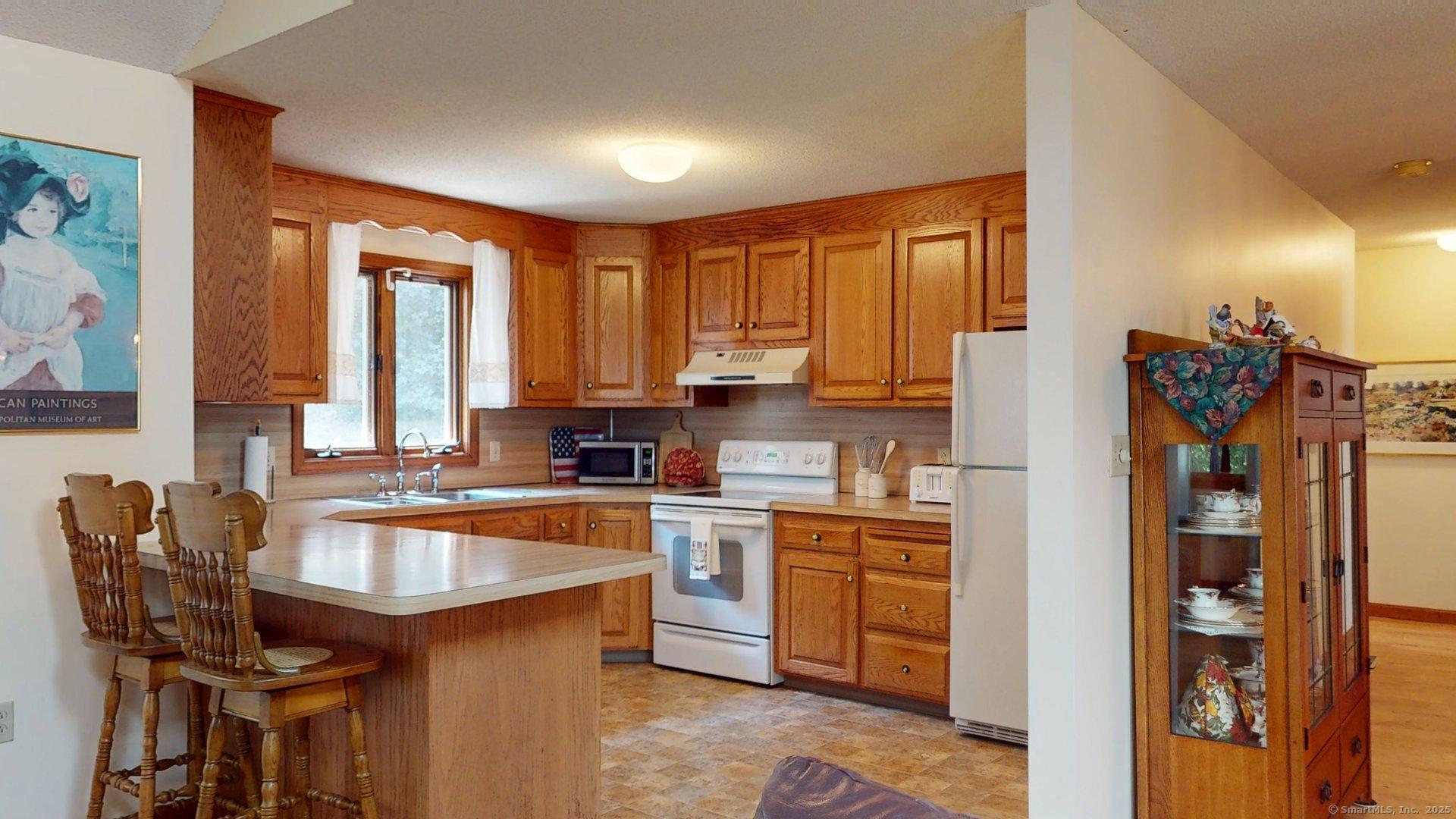 Property Photo:  193 Oldefield Farms 193  CT 06082 