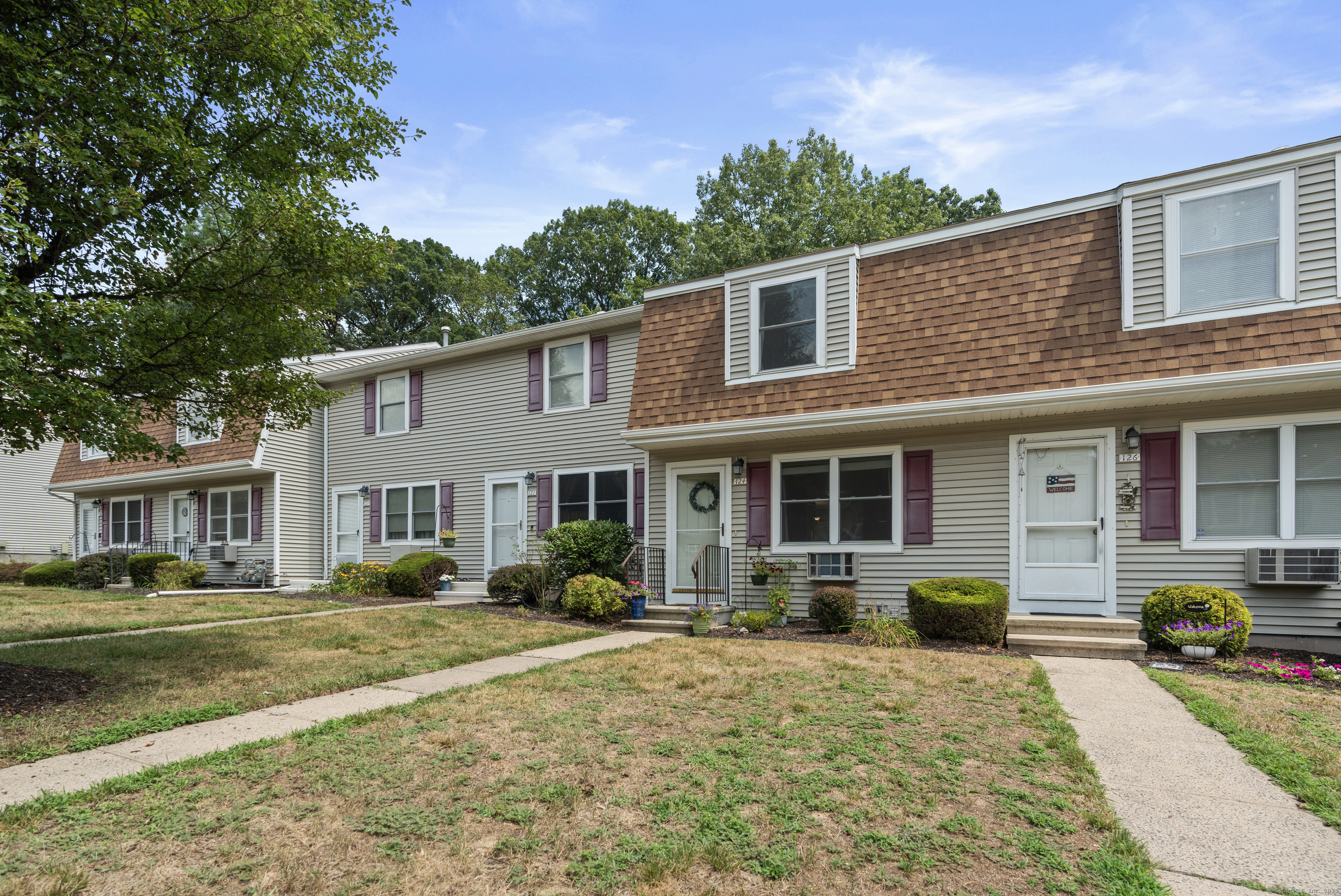 Property Photo: 124 Brentwood Drive 124 CT 06492