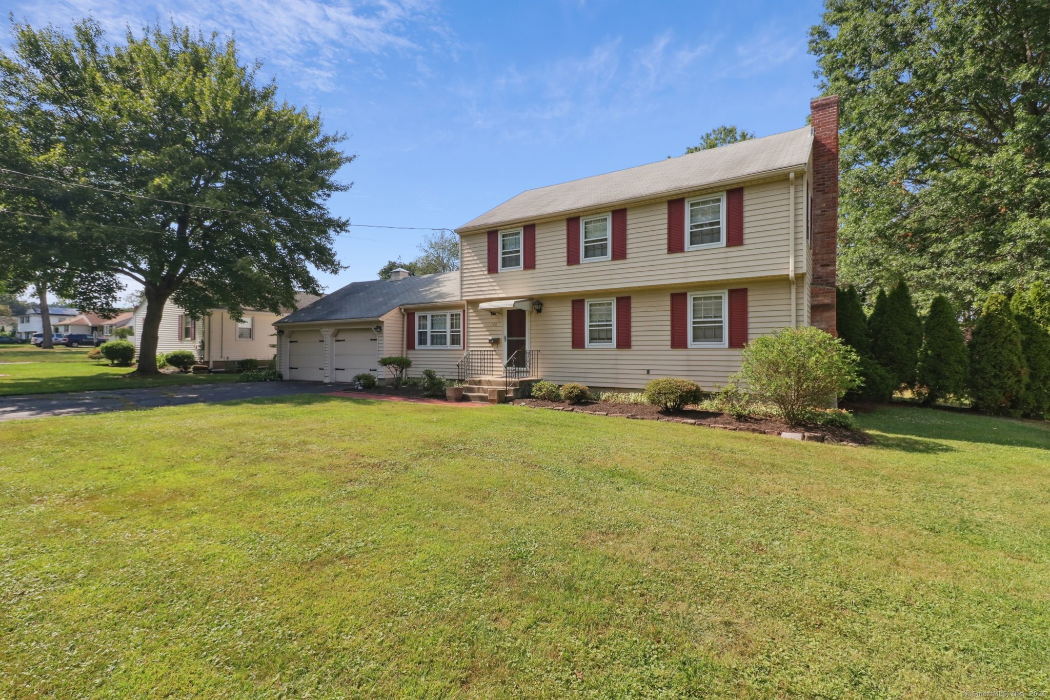 Property Photo: 120 Dale Road CT 06109
