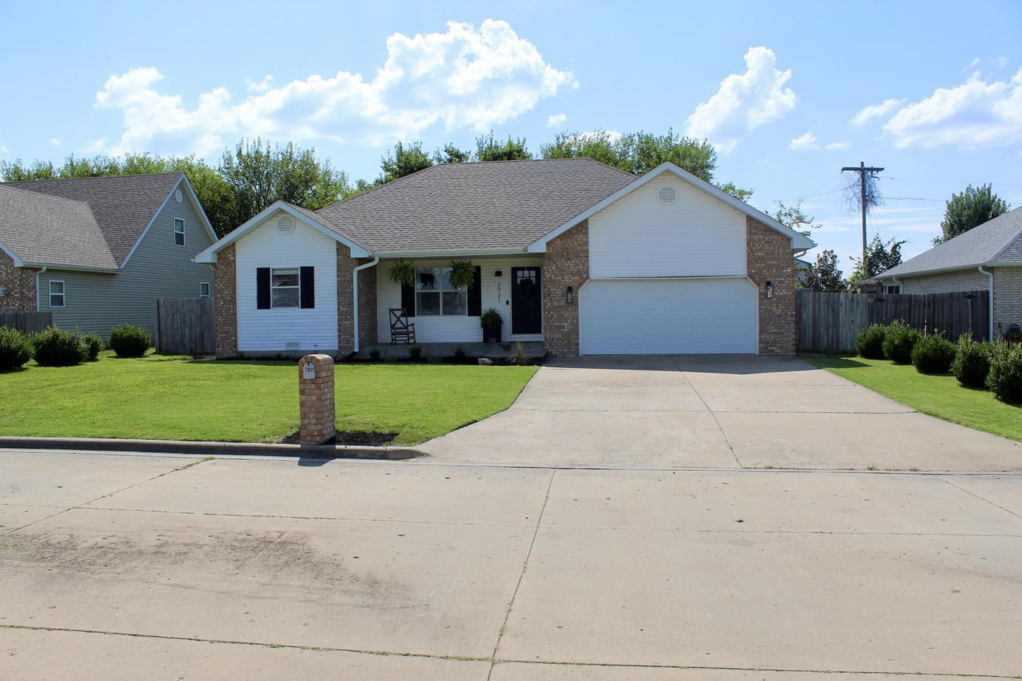 Property Photo: 2921 Grant Avenue MO 65613
