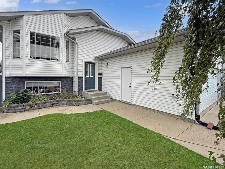 Property Photo:  235 Southwood Drive  SK S6V 8E7 