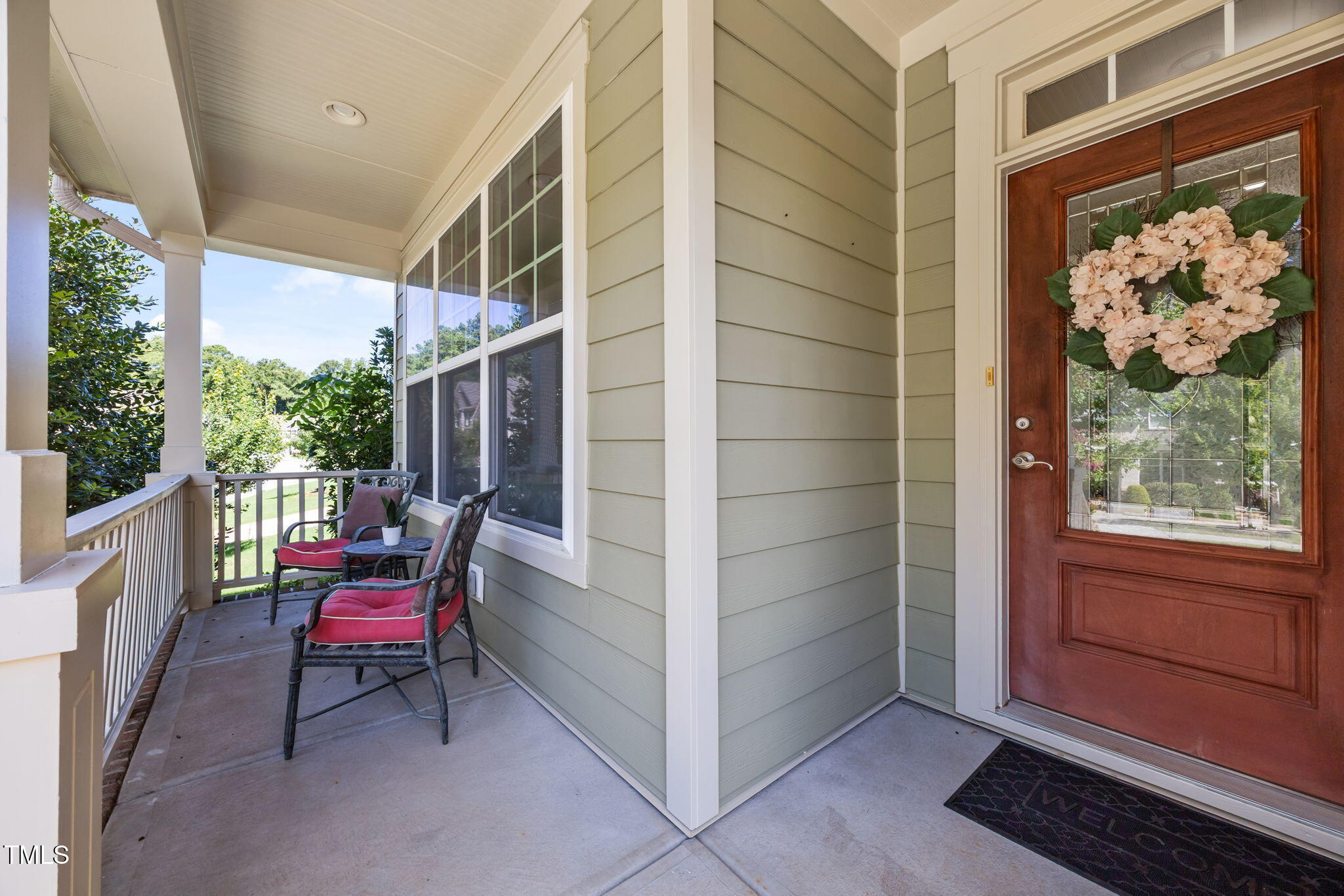 Property Photo: 204 Horncliffe Way NC 27540