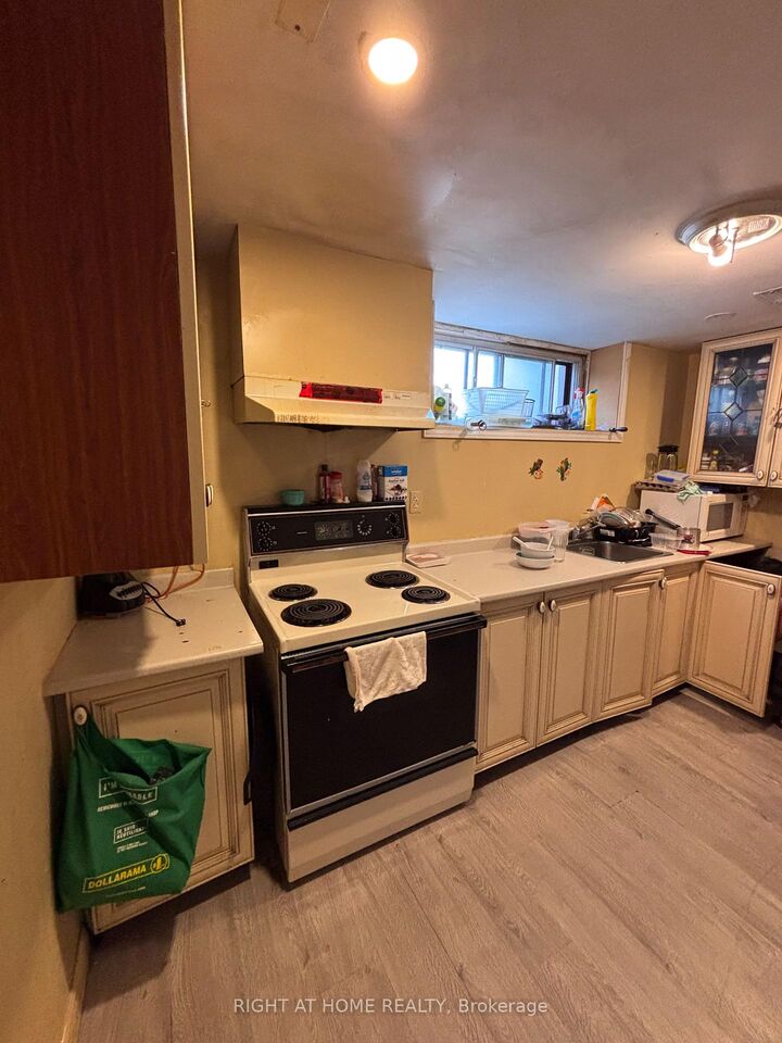 Property Photo: 8 Thistle Down Boulevard ON M9V 1H8