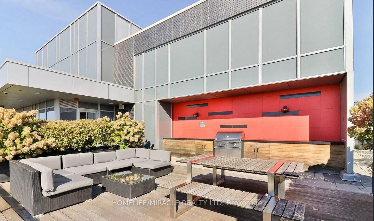 Property Photo:  58 Orchard View Boulevard 708  ON M4R 0A2 