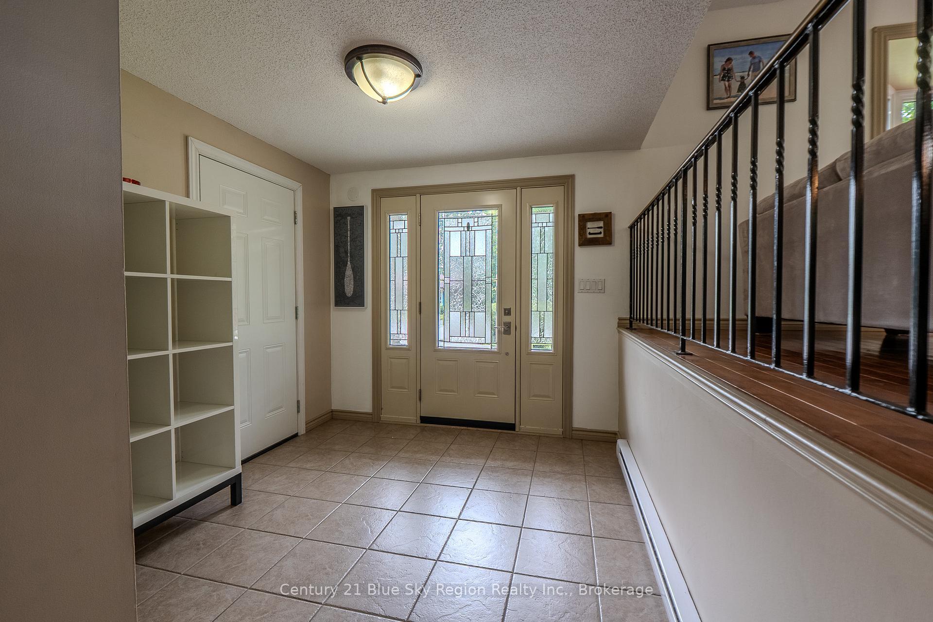 Property Photo:  208 McNaughton Avenue  ON P1C 1G7 