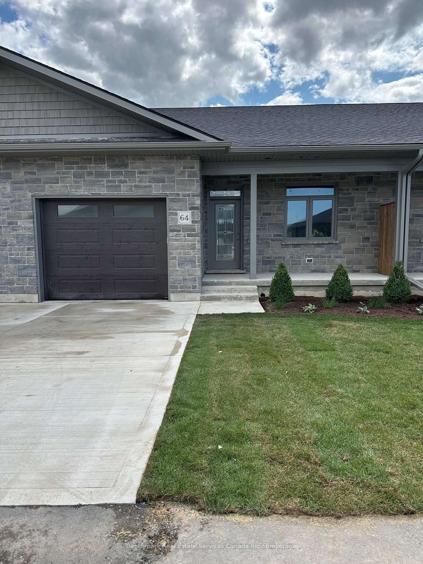 Property Photo:  64 Cavalier Crescent  ON N0G 2R0 