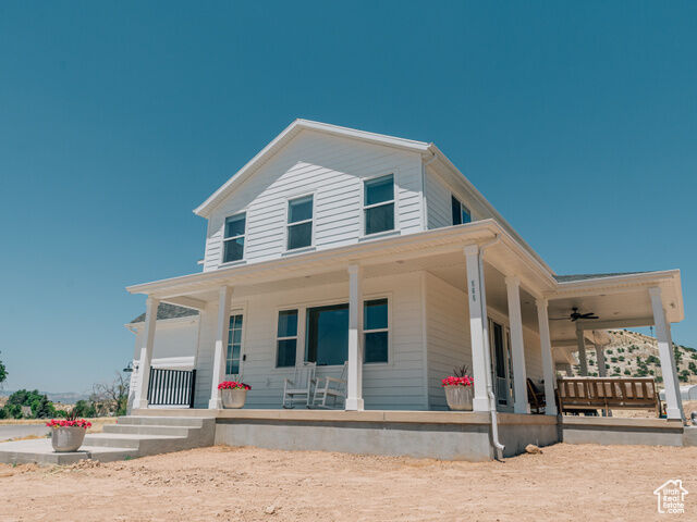Property Photo: 565 E 100 N UT 84642