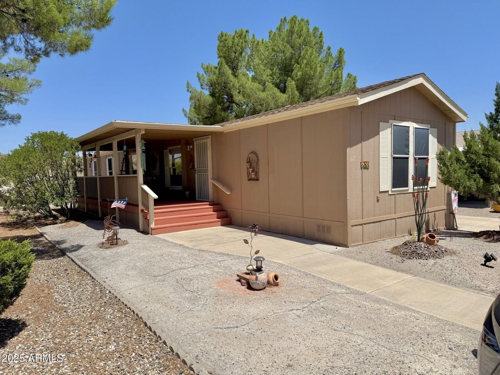 Property Photo: 2050 W State Route 89A -- 181 AZ 86326