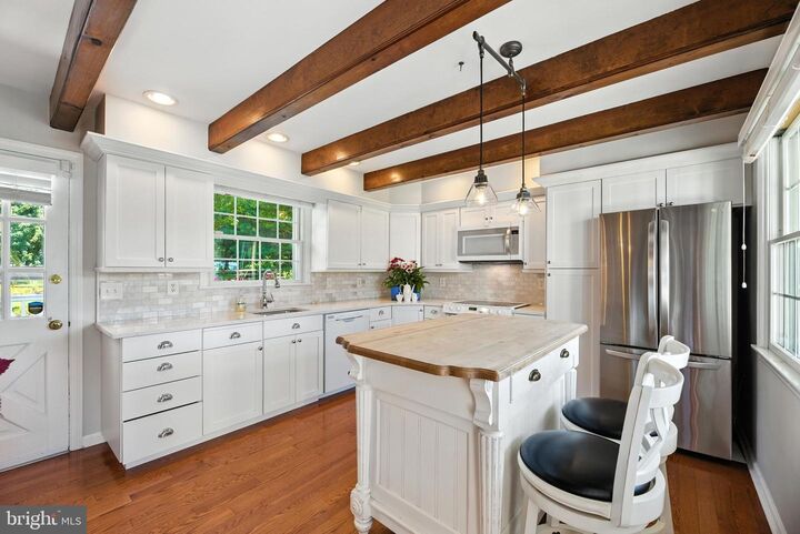 Property Photo:  130 Salina Road  NJ 08080 