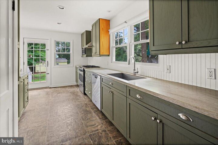 Property Photo: 87 W Prospect Street NJ 08525