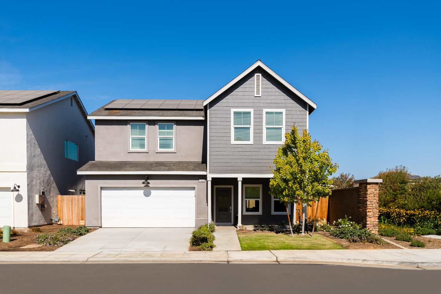 Property Photo:  7128 E Simpson Avenue  CA 93737 