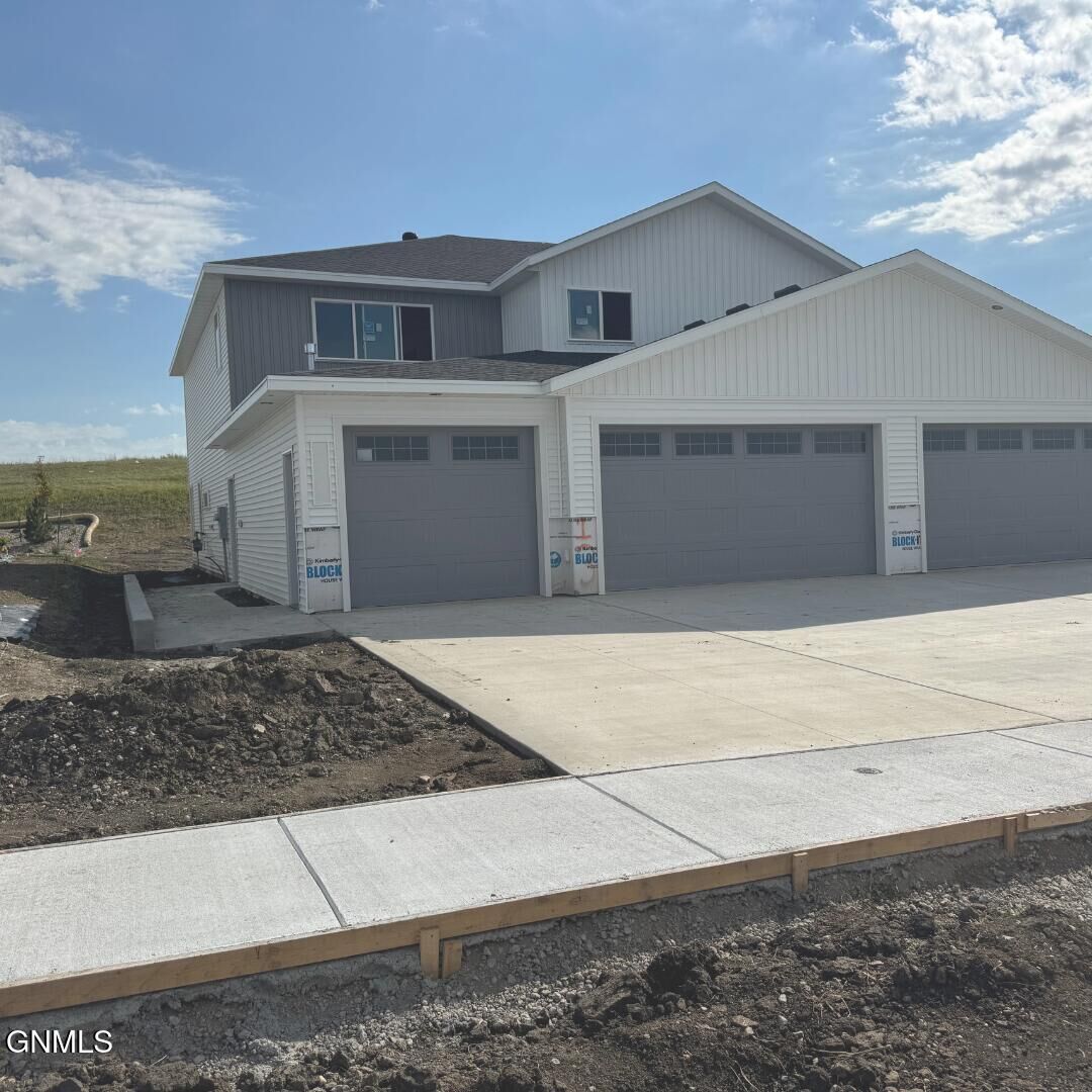 Property Photo: 4113 Platinum Street ND 58503