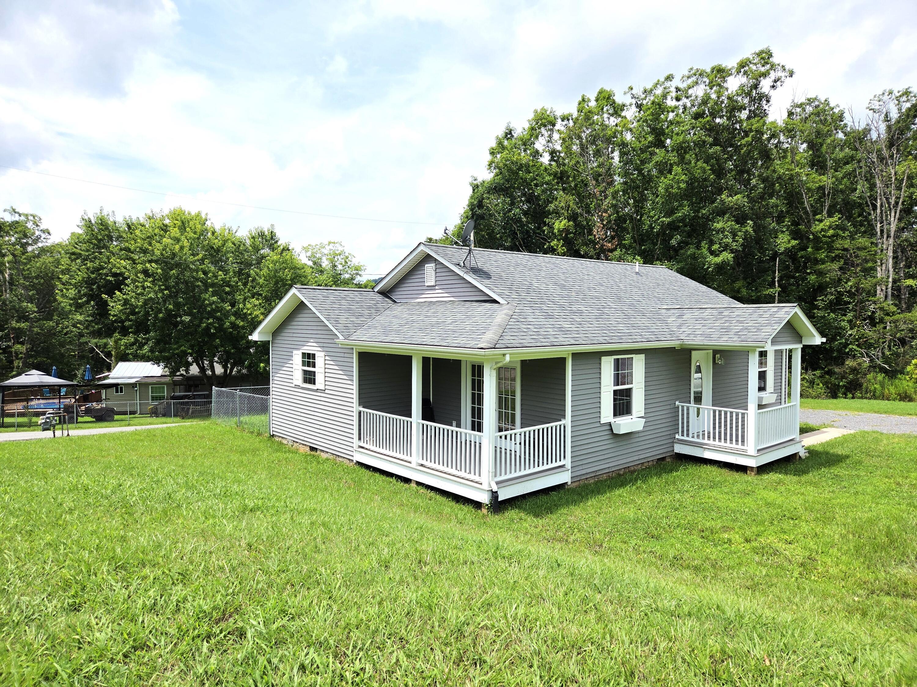 Property Photo:  15 Hemlock St  WV 24963 