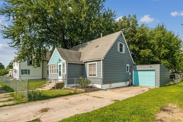 Property Photo: 112 N Madison St IA 50641
