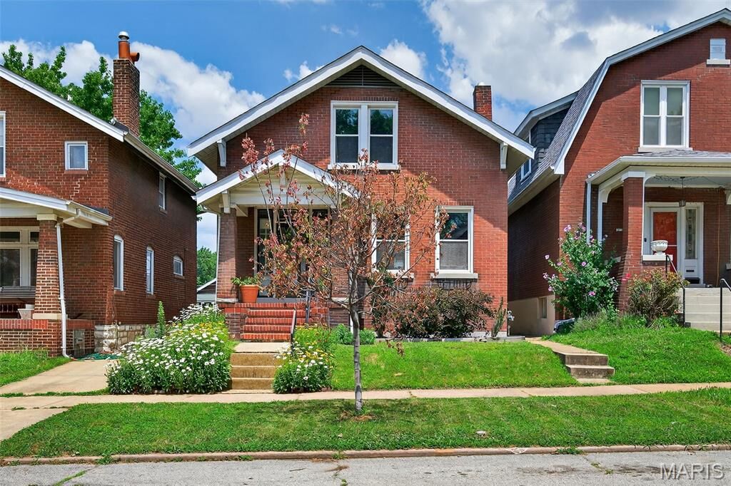 Property Photo: 5329 Murdoch Avenue MO 63109