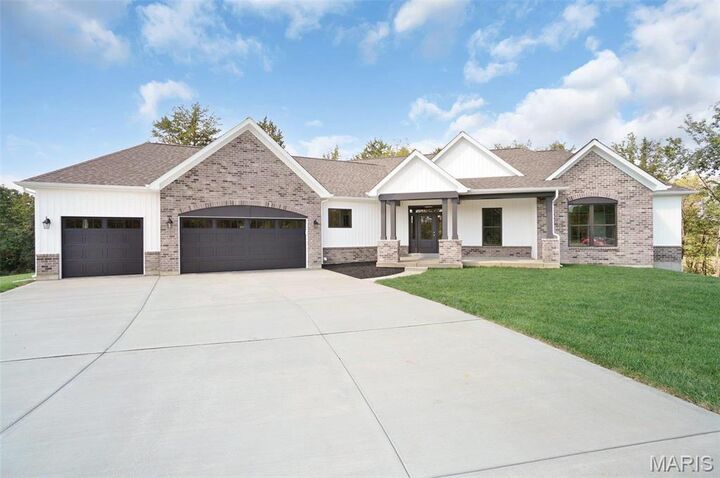 Property Photo:  5 Schaper Farms Court  MO 63348 