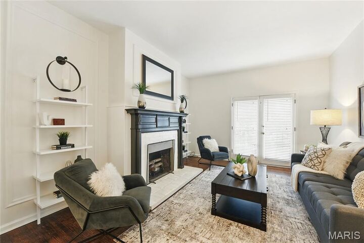 Property Photo:  10 N Taylor Avenue #1S  MO 63108 