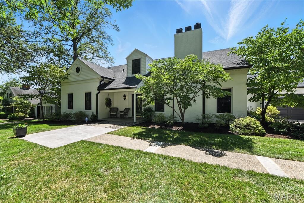 Property Photo:  43 Highgate Road  MO 63132 