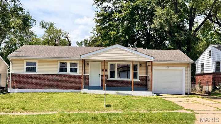 6613 Dunwold Drive  St Louis MO 63134 photo