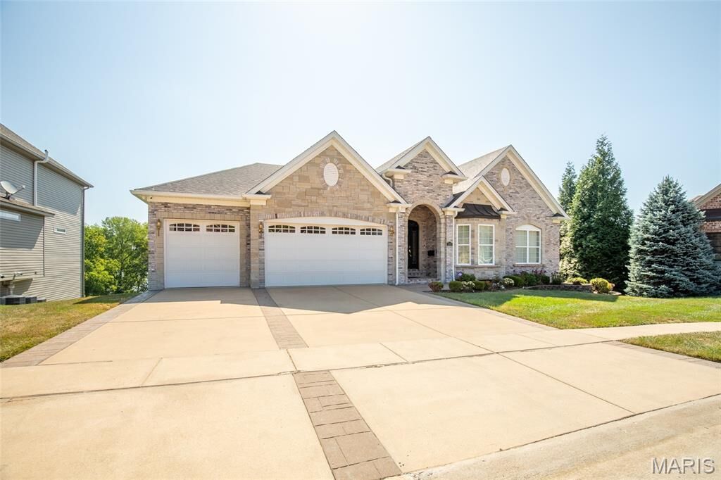Property Photo: 205 Harbor View MO 63026