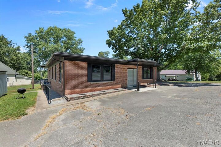 718 4th Street E  Scott City MO 63780 photo