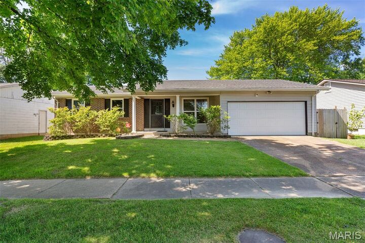 654 Mediterranean Drive  Florissant MO 63031 photo