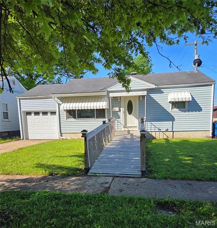 Property Photo:  1612 Venice Avenue  IL 62040 