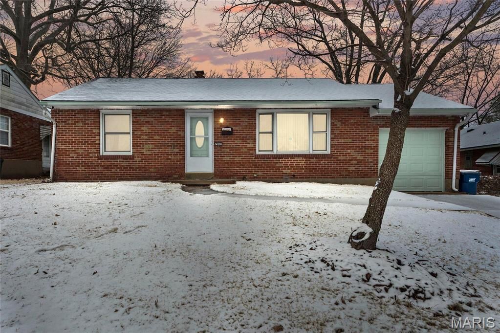Property Photo:  2031 Hildred Avenue  MO 63136 