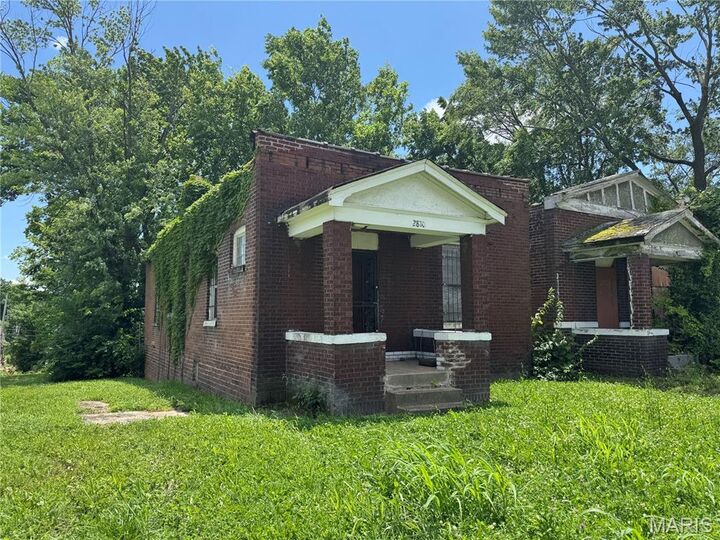 Property Photo: 2810 Arlington Avenue MO 63120