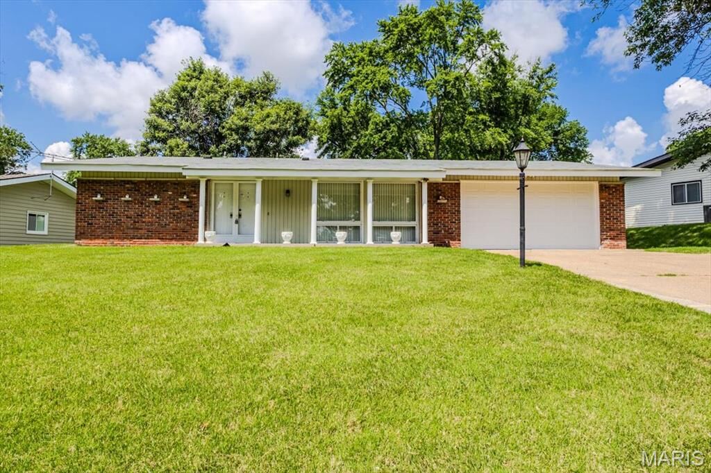 Property Photo:  1643 Fontana Drive  MO 63146 