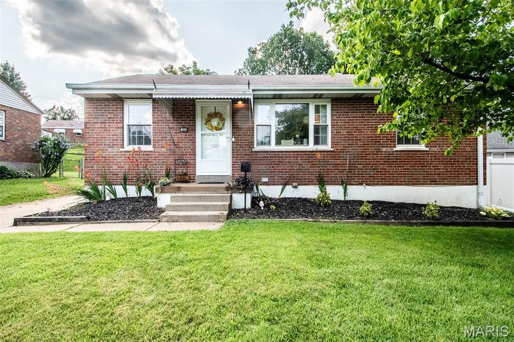 Property Photo:  8935 Blackpool Drive  MO 63123 