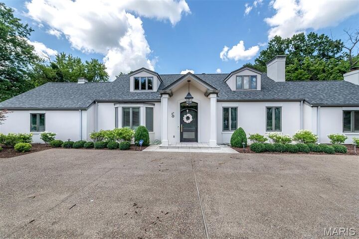 Property Photo:  5 Huntleigh Downs Road  MO 63131 
