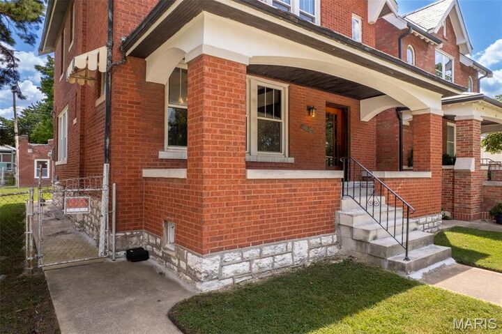 Property Photo: 6608 Oakland Avenue MO 63139