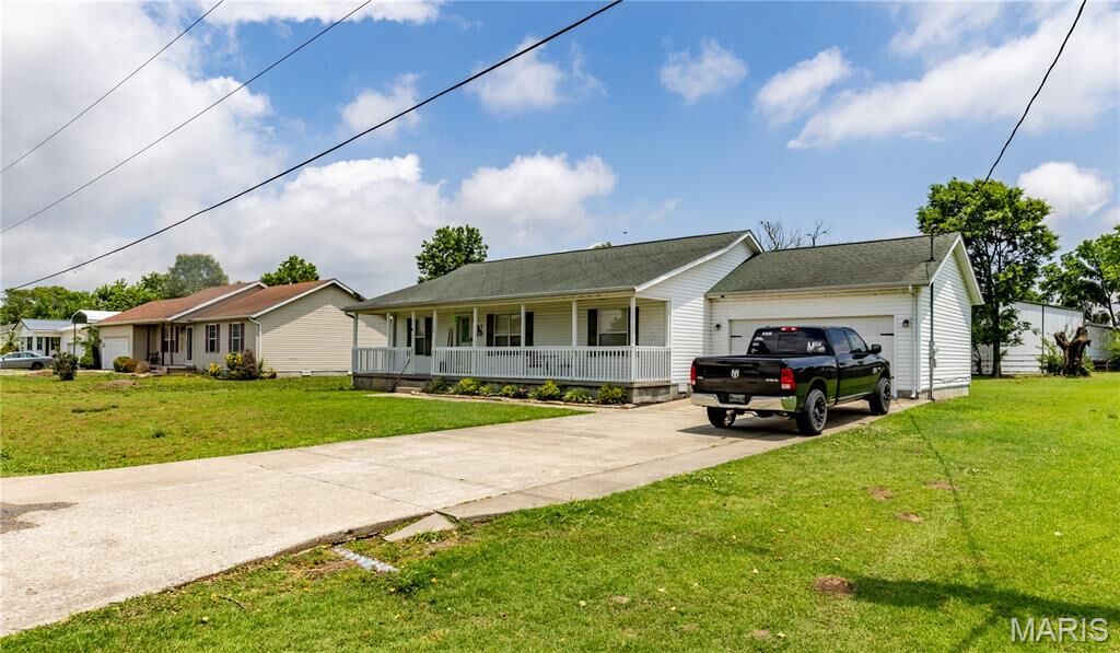 Property Photo: 108 Karen Street MO 63801
