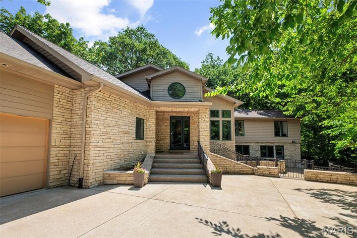 Property Photo:  1800 W Adams Avenue  MO 63122 