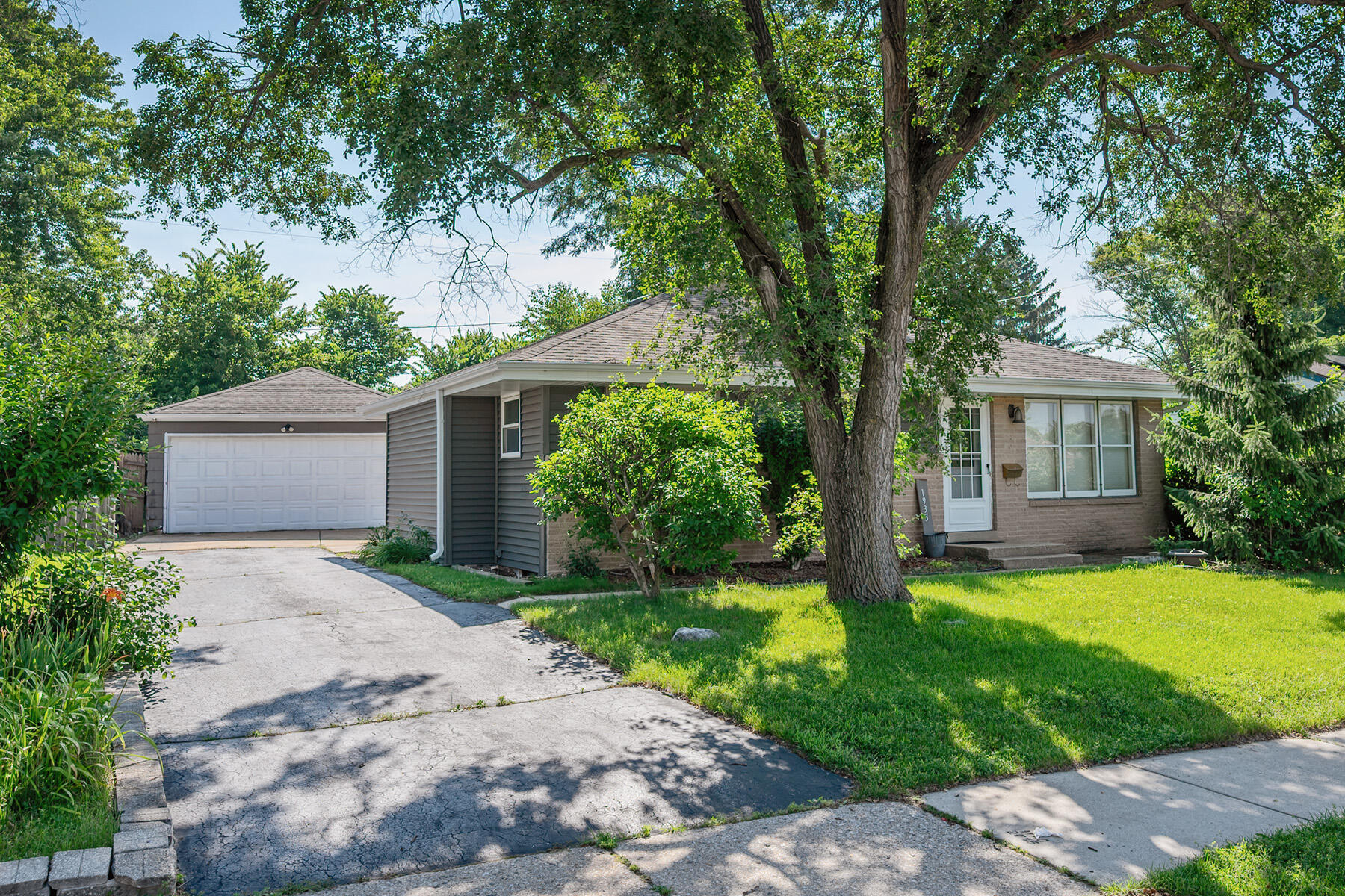 Property Photo:  1933 S Grand Ave  WI 53189 