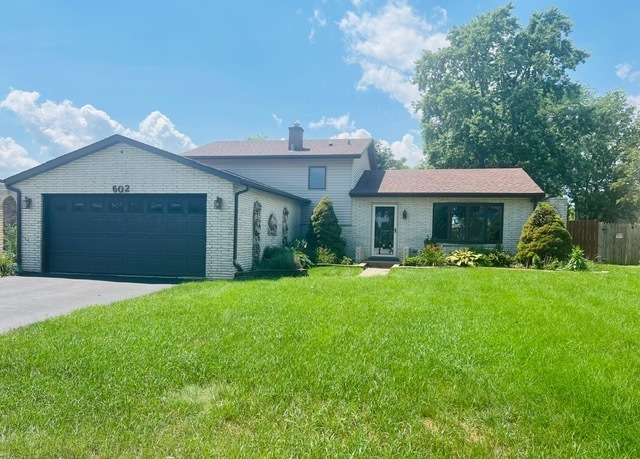 Property Photo: 602 N Rumple Lane IL 60101