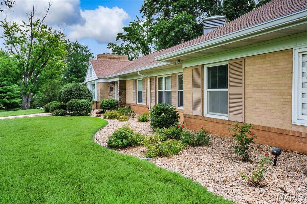 Property Photo: 17 Country Aire Drive MO 63131
