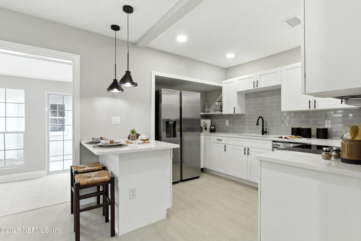 Property Photo:  5618 Milmar Drive S  FL 32207 