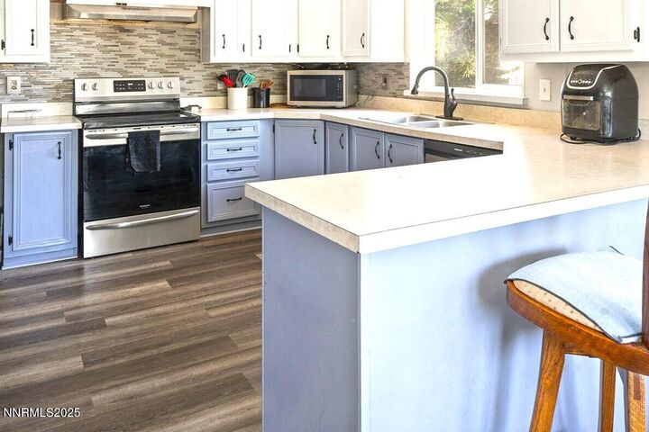 Property Photo: 3665 Hummingbird Drive NV 89508