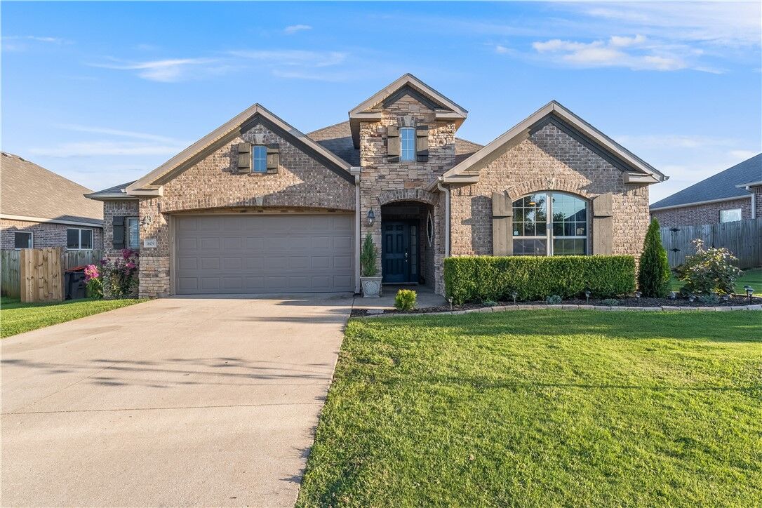 Property Photo:  1609 Cavern Springs Way  AR 72718 