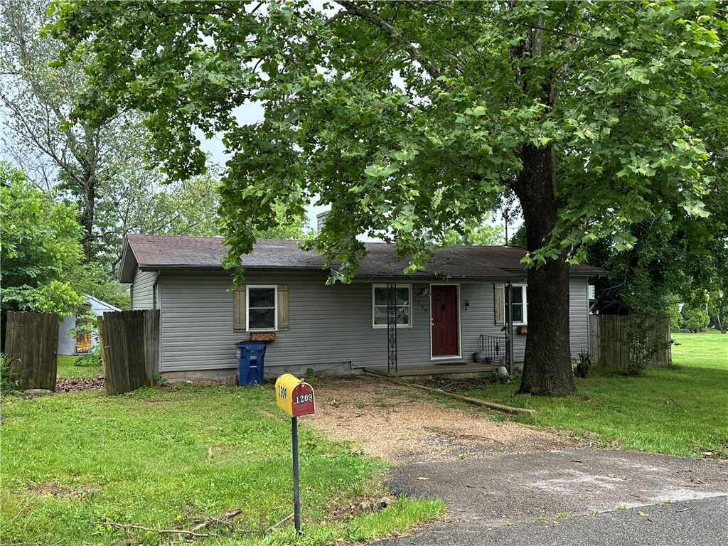 Property Photo: 1209 South Street AR 72653