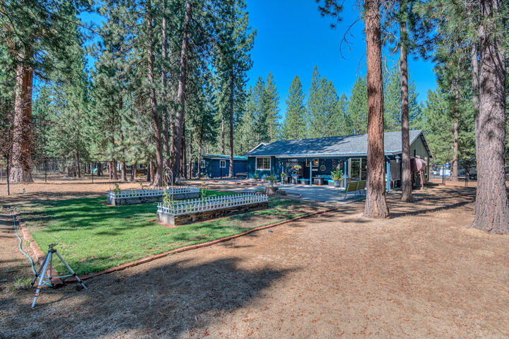 Property Photo: 52348 Barberry Circle OR 97739