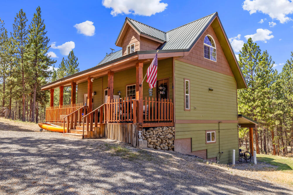 Property Photo: 49354 S Packsaddle Circle OR 97621
